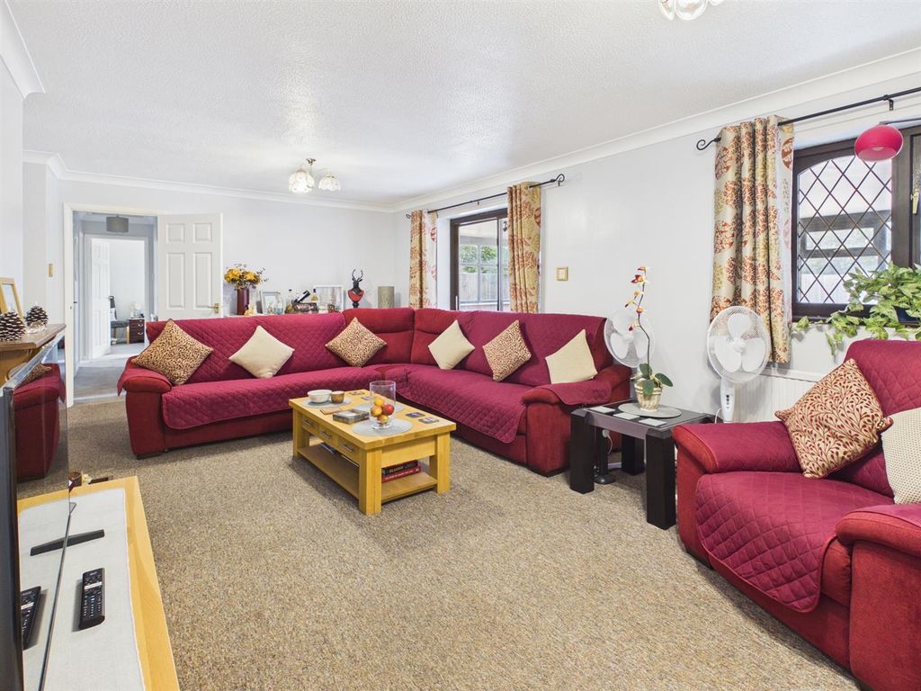 Property photo 3 of 18