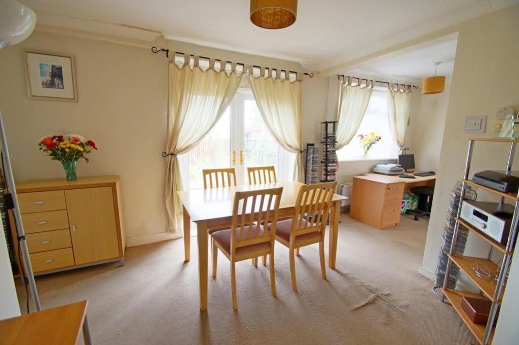 Property photo 3 of 8 Dining