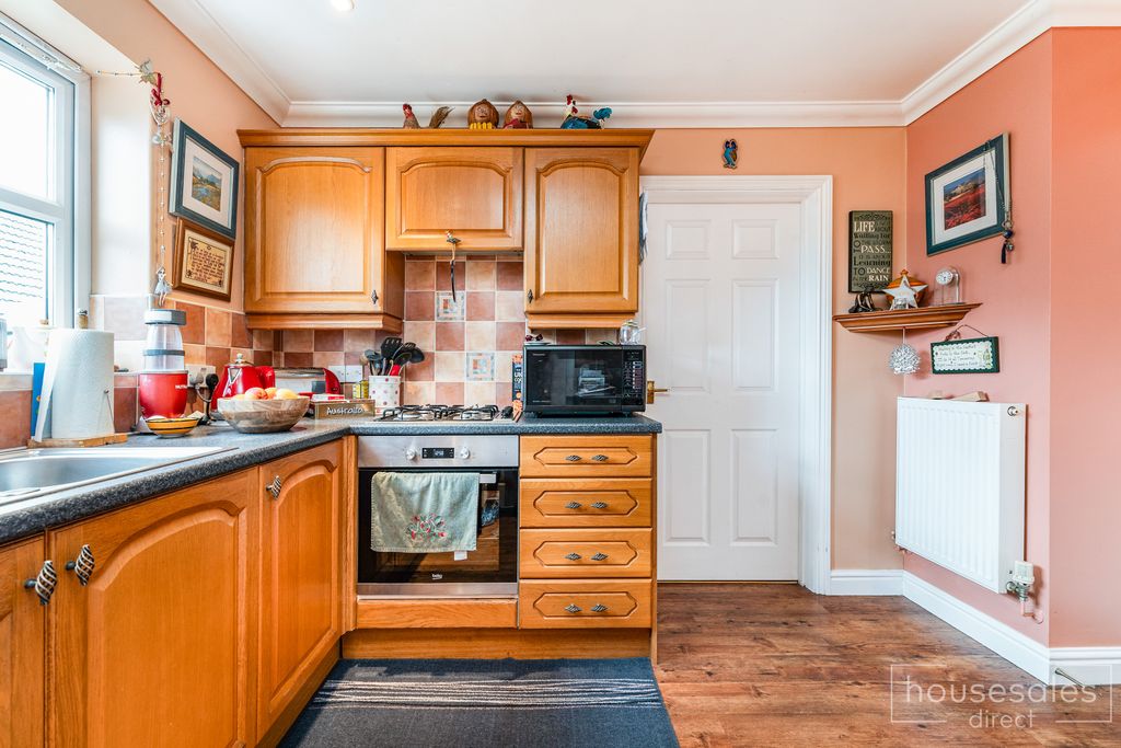 Property photo 3 of 17