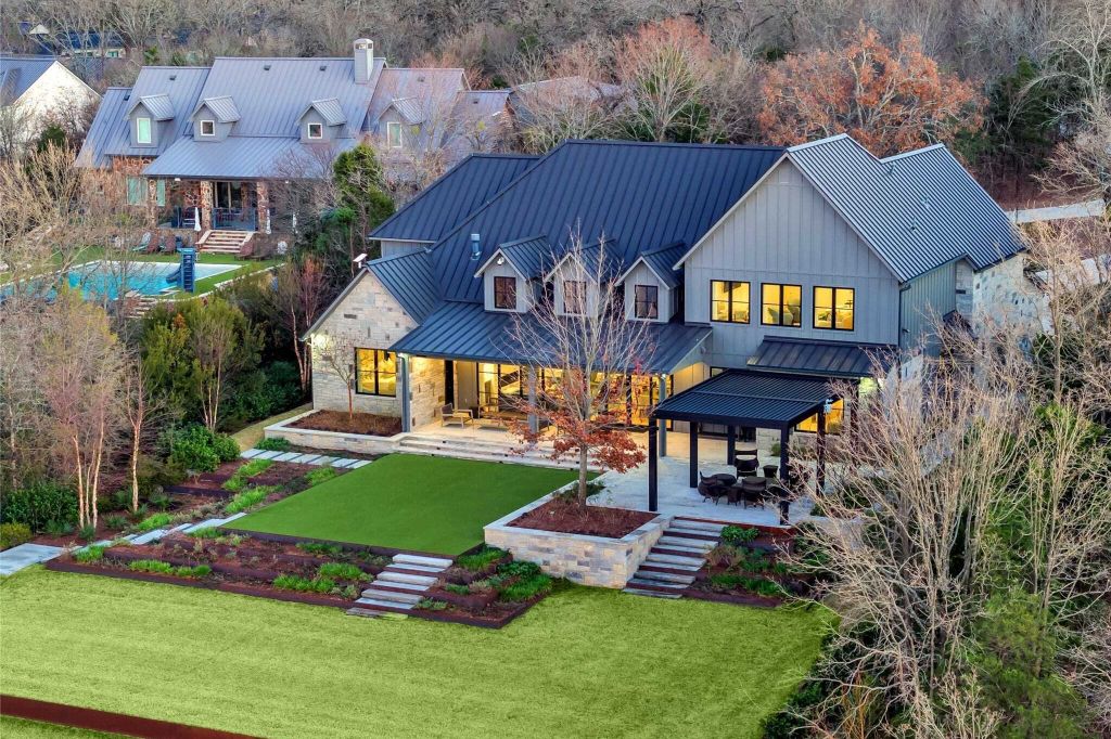 Property photo 1 of 31