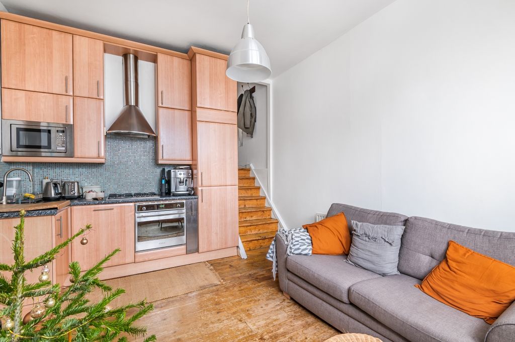 Property photo 2 of 6 930254 (3)