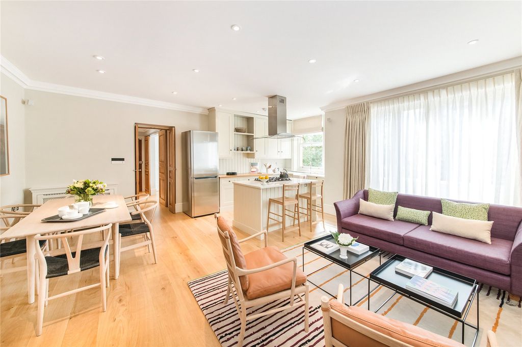 Property photo 1 of 18 Reception