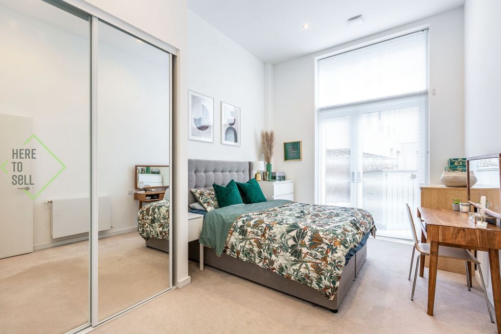 Property photo 2 of 15 0E06477c-00B7-4c40-B2d4-2d6272A42491