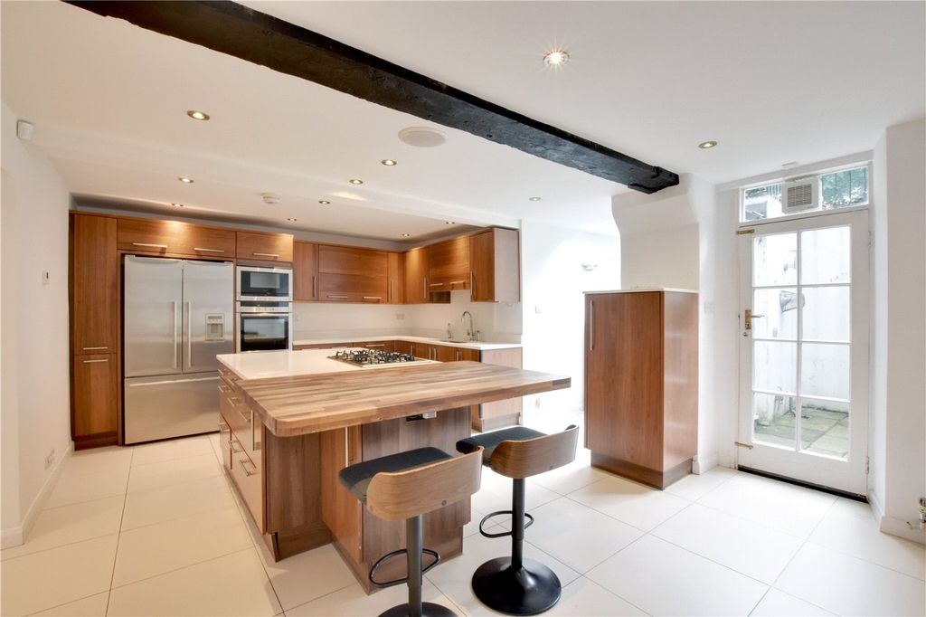 Property photo 2 of 46 Picture No. 12
