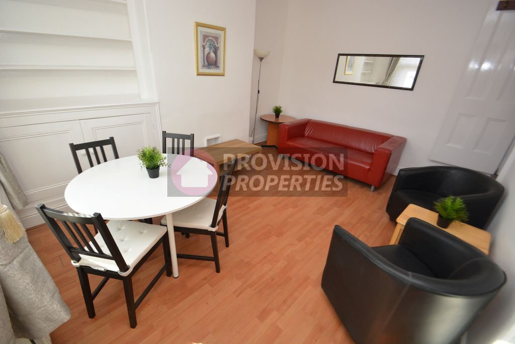 Property photo 2 of 7 Photo