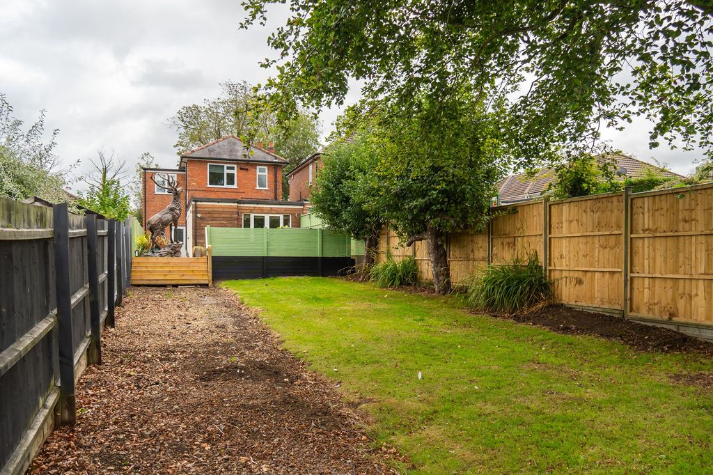 Property photo 2 of 31