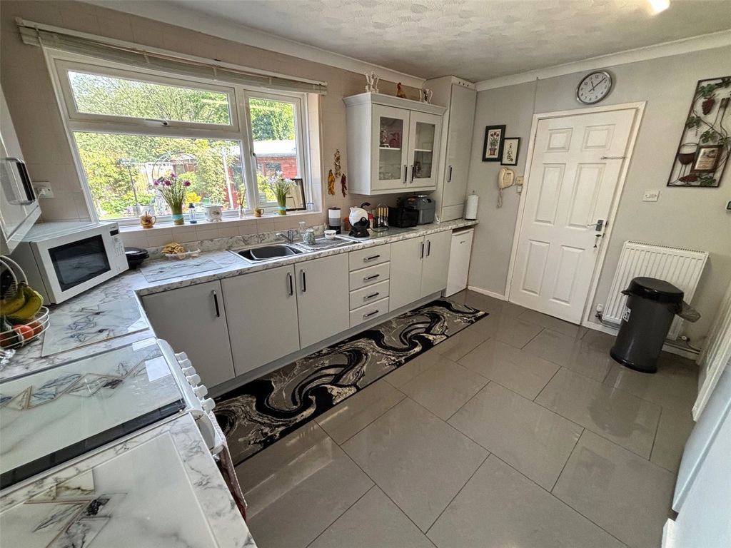 Property photo 3 of 14 Picture No. 11