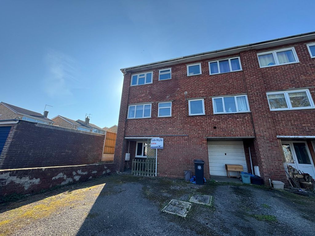 Property photo 1 of 16 Photo 1