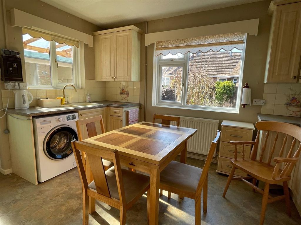 Property photo 3 of 14 Kitchen Diner.Jpg