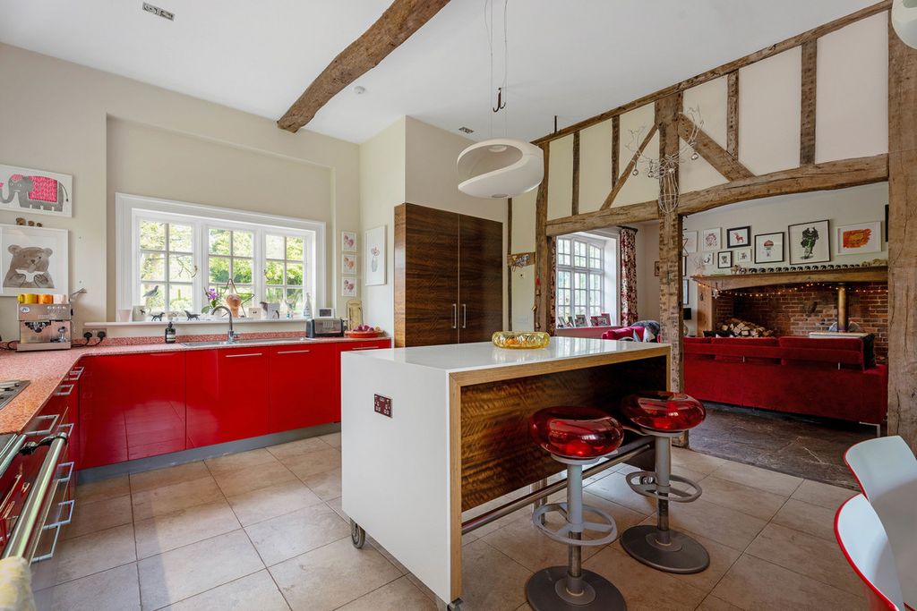 Property photo 3 of 32