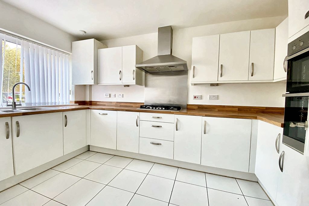 Property photo 2 of 9 6E6659Ae-E104-49F8-A247-46F5Acae3891