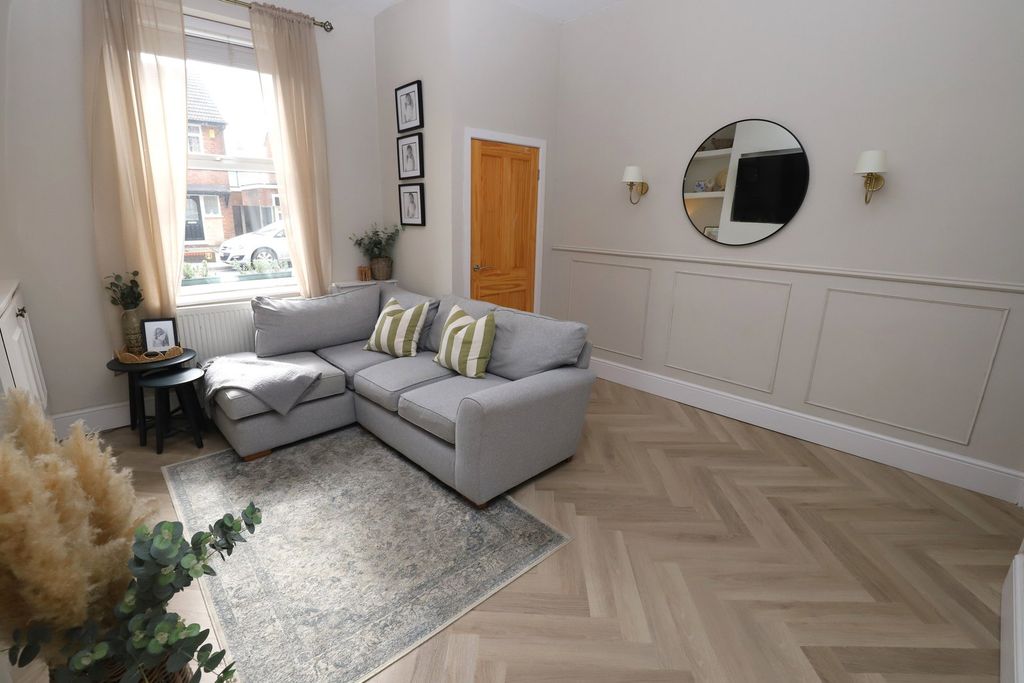 Property photo 3 of 25