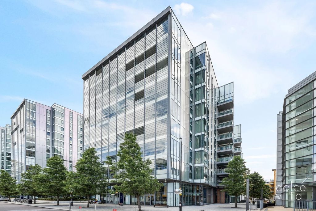 Property photo 3 of 12