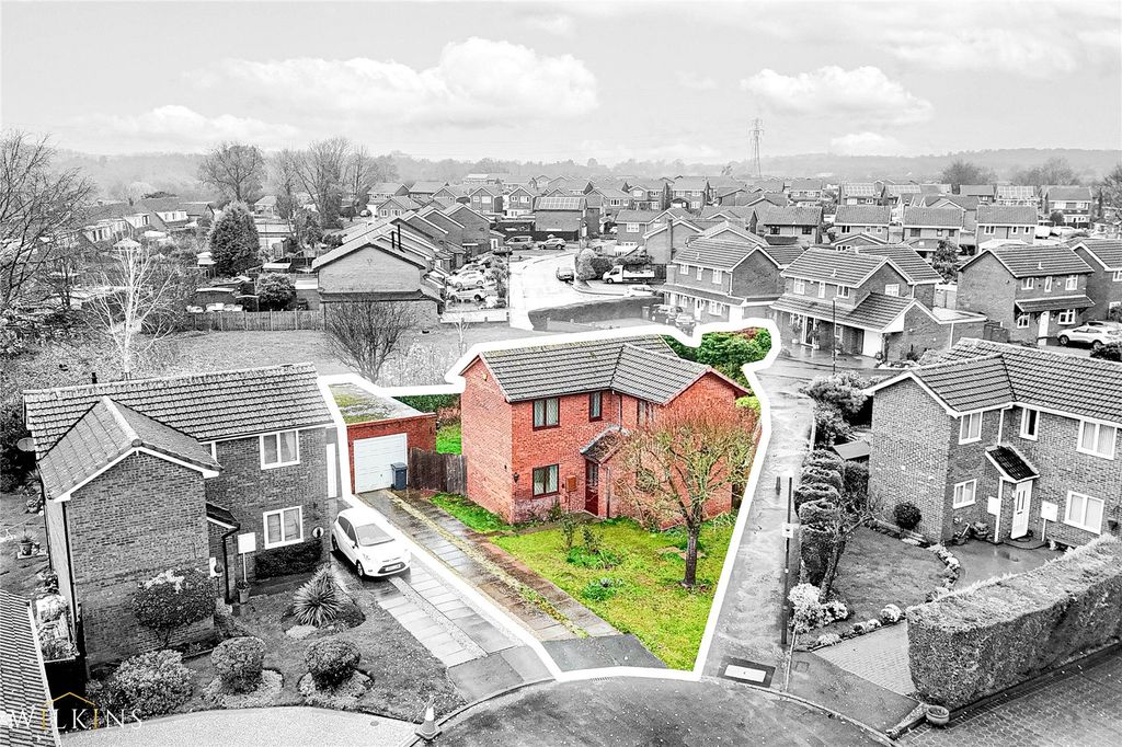 Property photo 2 of 25 Picture No. 21