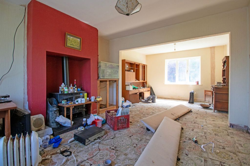 Property photo 3 of 21
