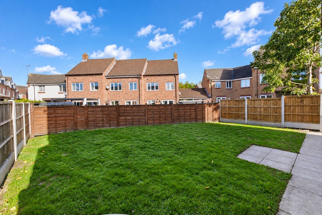 Property photo 2 of 24 21
