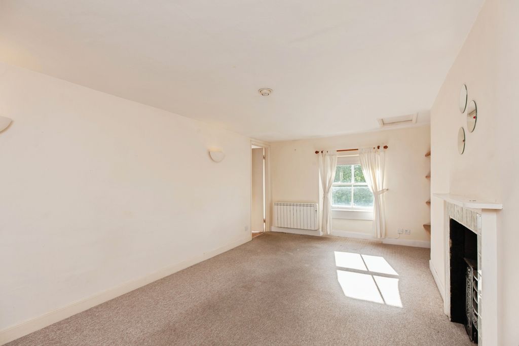 Property photo 2 of 12 Pbox-Img.Jpg
