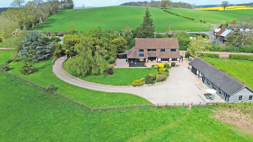 Property photo 1 of 32