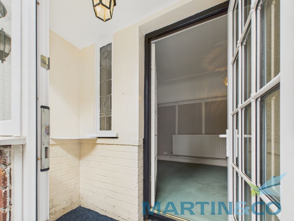 Property photo 2 of 30