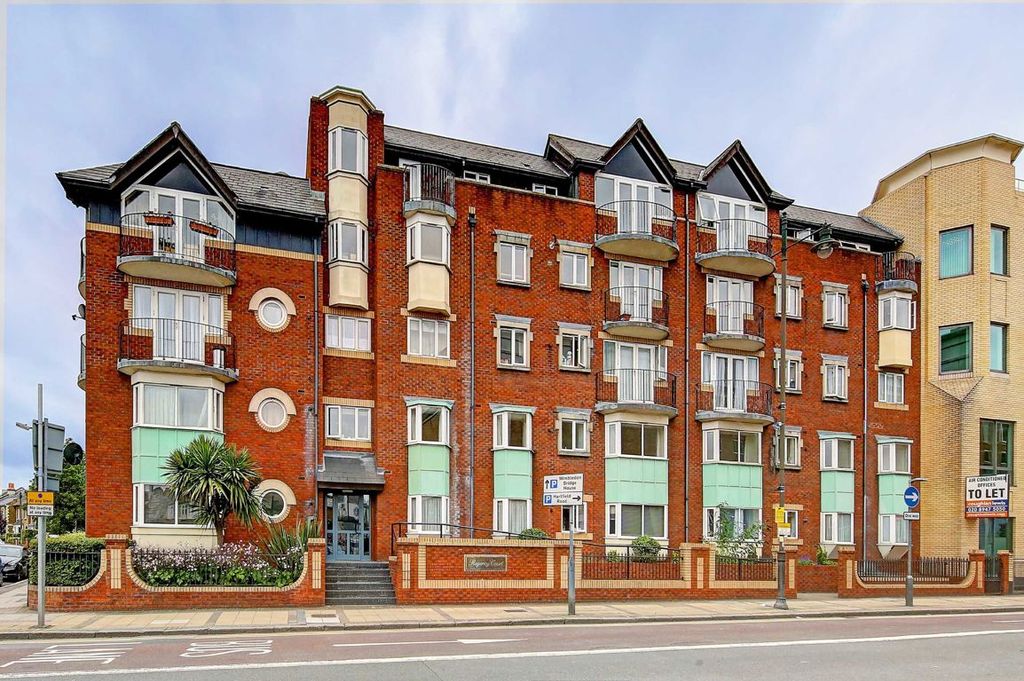 Property photo 1 of 6