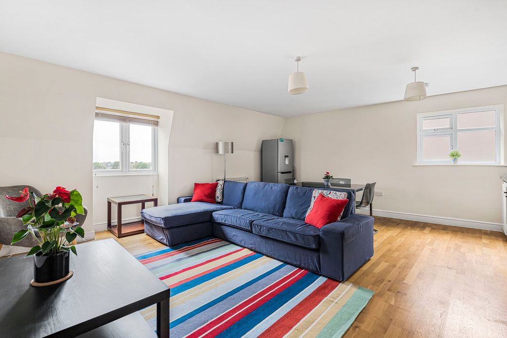 Property photo 2 of 11