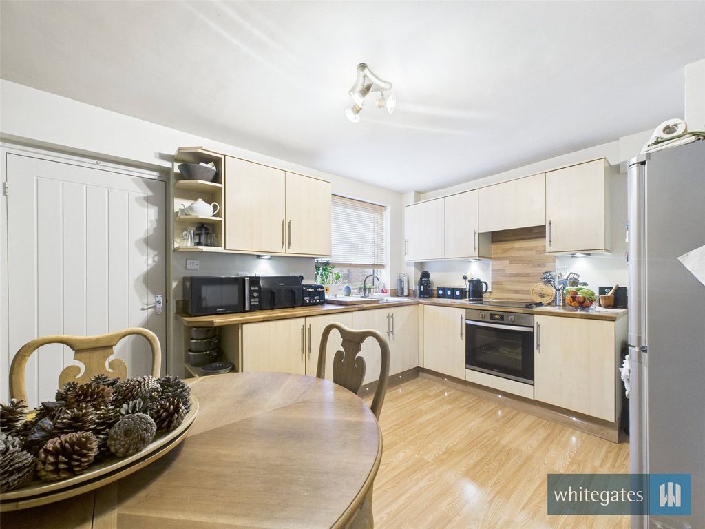 Property photo 3 of 24 Picture No. 11