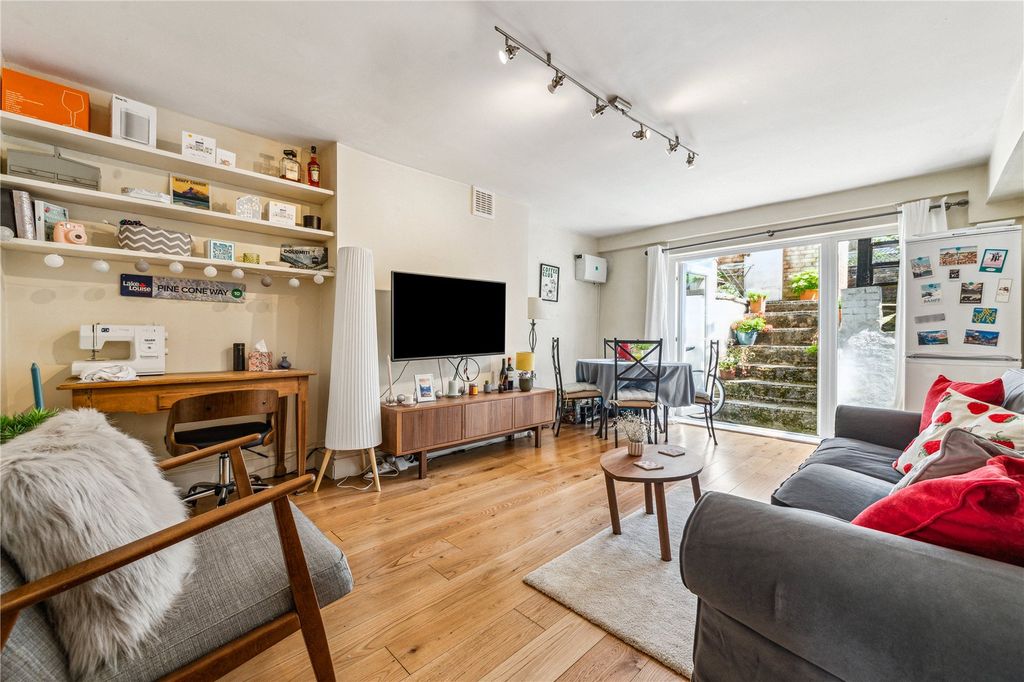 Property photo 1 of 11 Reception Room