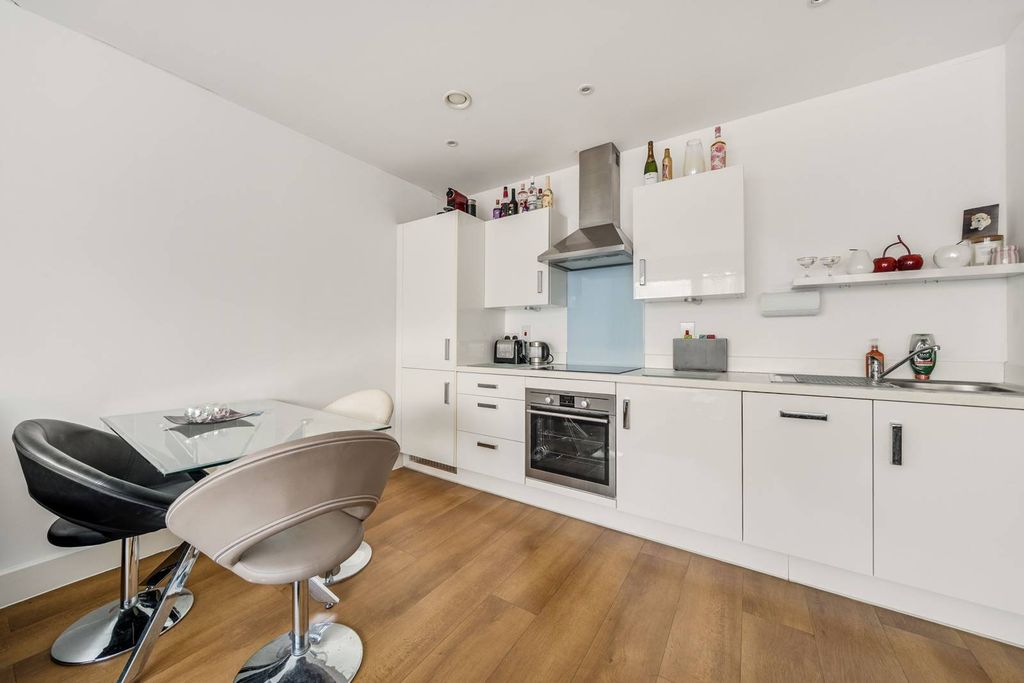 Property photo 3 of 20