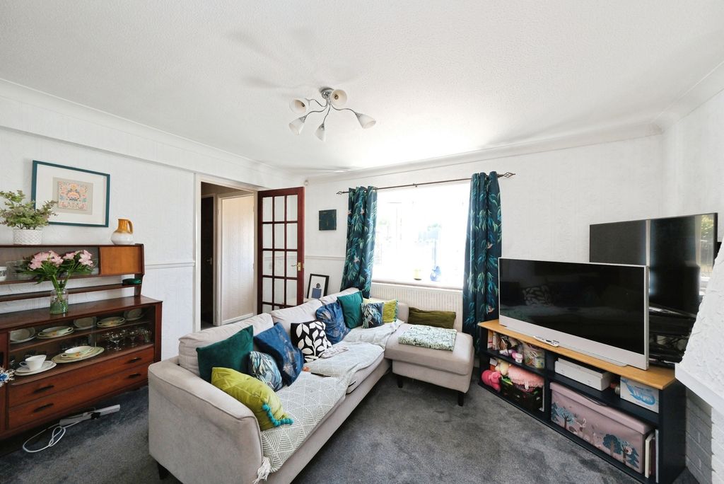 Property photo 2 of 17 Pbox-Img.Jpg