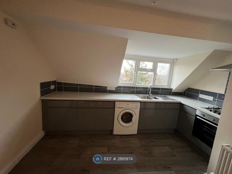 Property photo 2 of 6 Kitchen