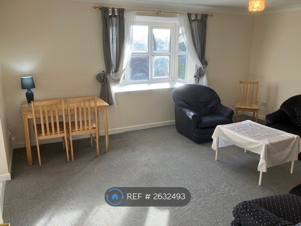 Property photo 2 of 15 Spacious Loune-Diner With Large Box Bay