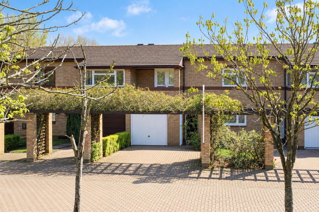 Property photo 1 of 10 F