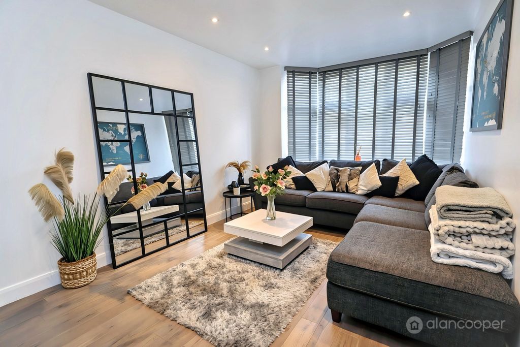 Property photo 2 of 37 5256063