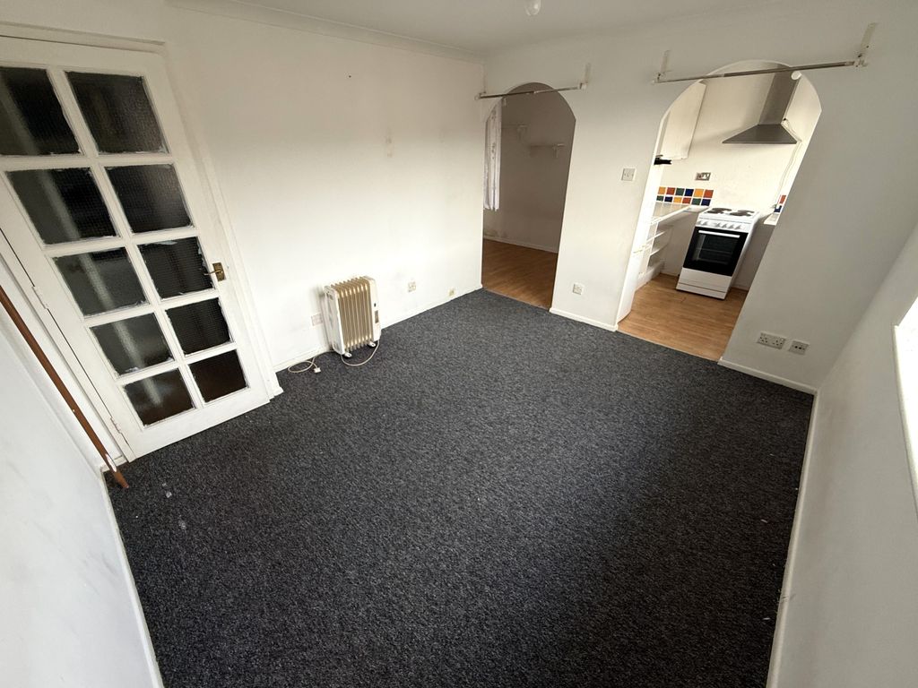 Property photo 3 of 8 Reception (B)