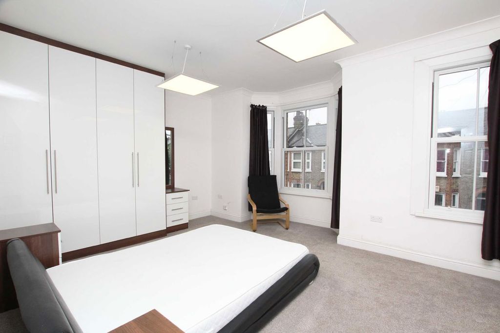 Property photo 3 of 7