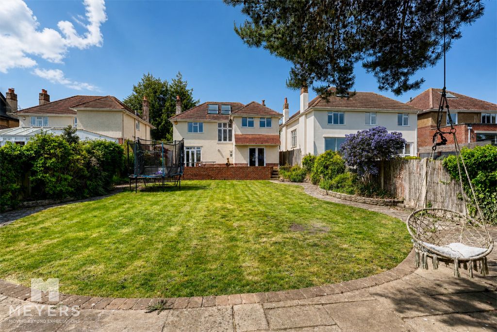 Property photo 2 of 42