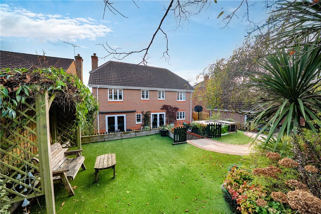 Property photo 2 of 14 Garden