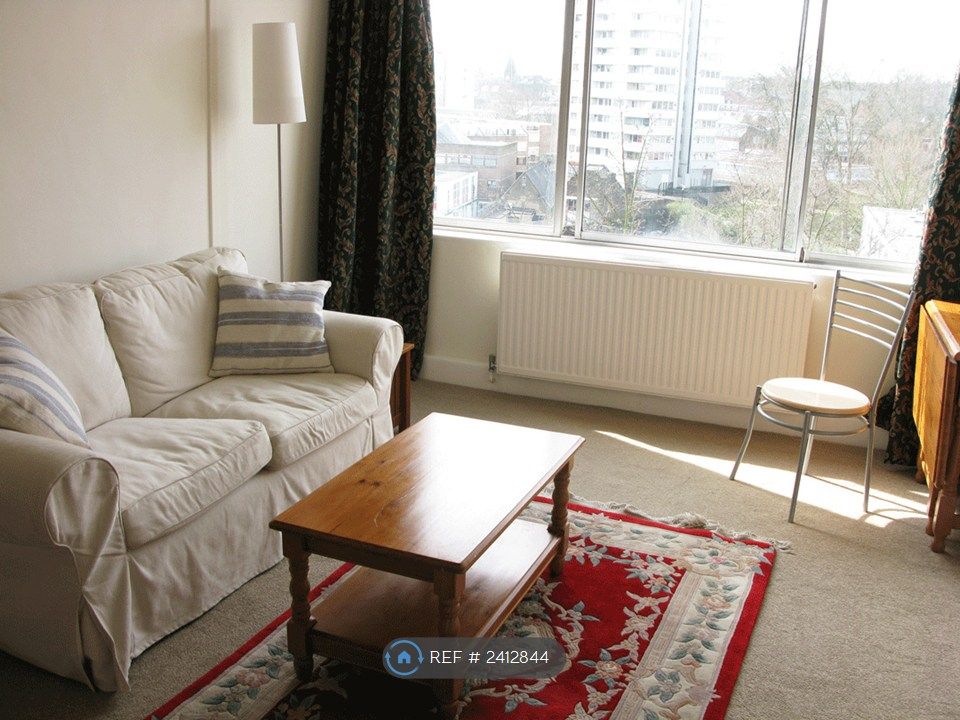 Property photo 2 of 13 Sitting-Room