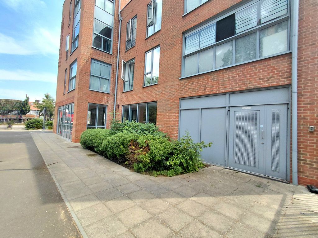 Property photo 2 of 18