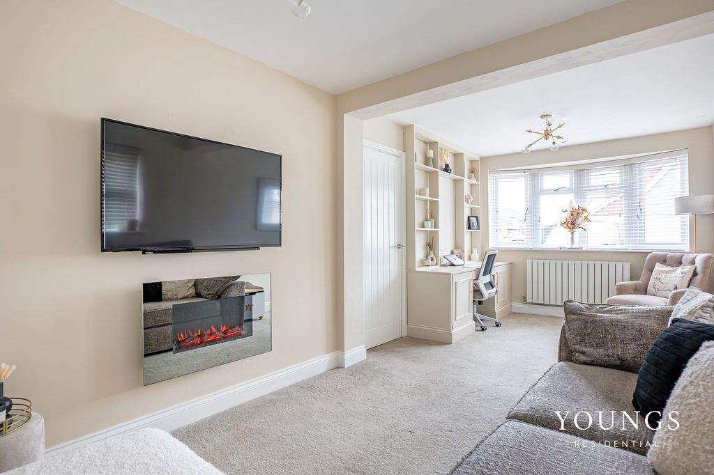 Property photo 3 of 22