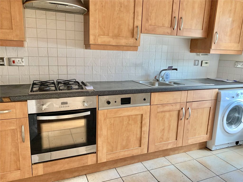 Property photo 3 of 16 Kitchen