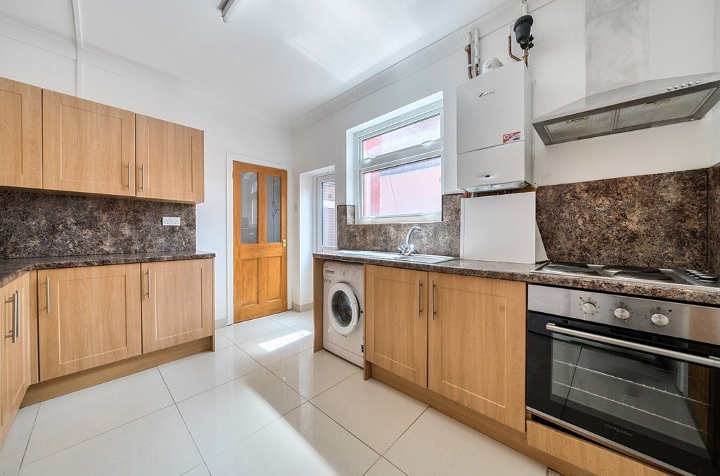 Property photo 2 of 12 Picture No. 10