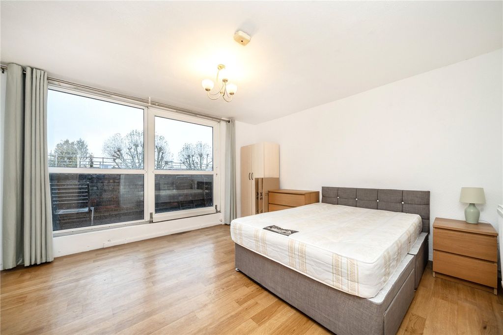 Property photo 3 of 12 Picture No. 02