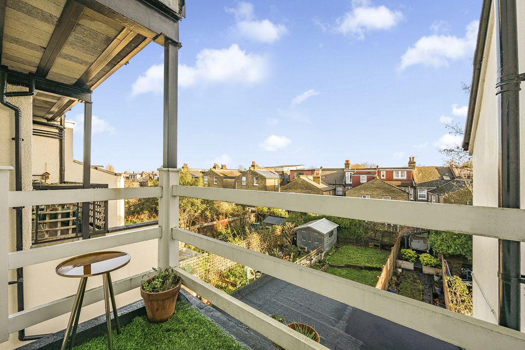 Property photo 2 of 14