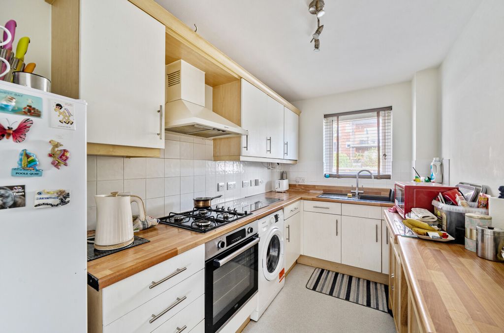 Property photo 3 of 9 1370892-6-68Fa0E7...