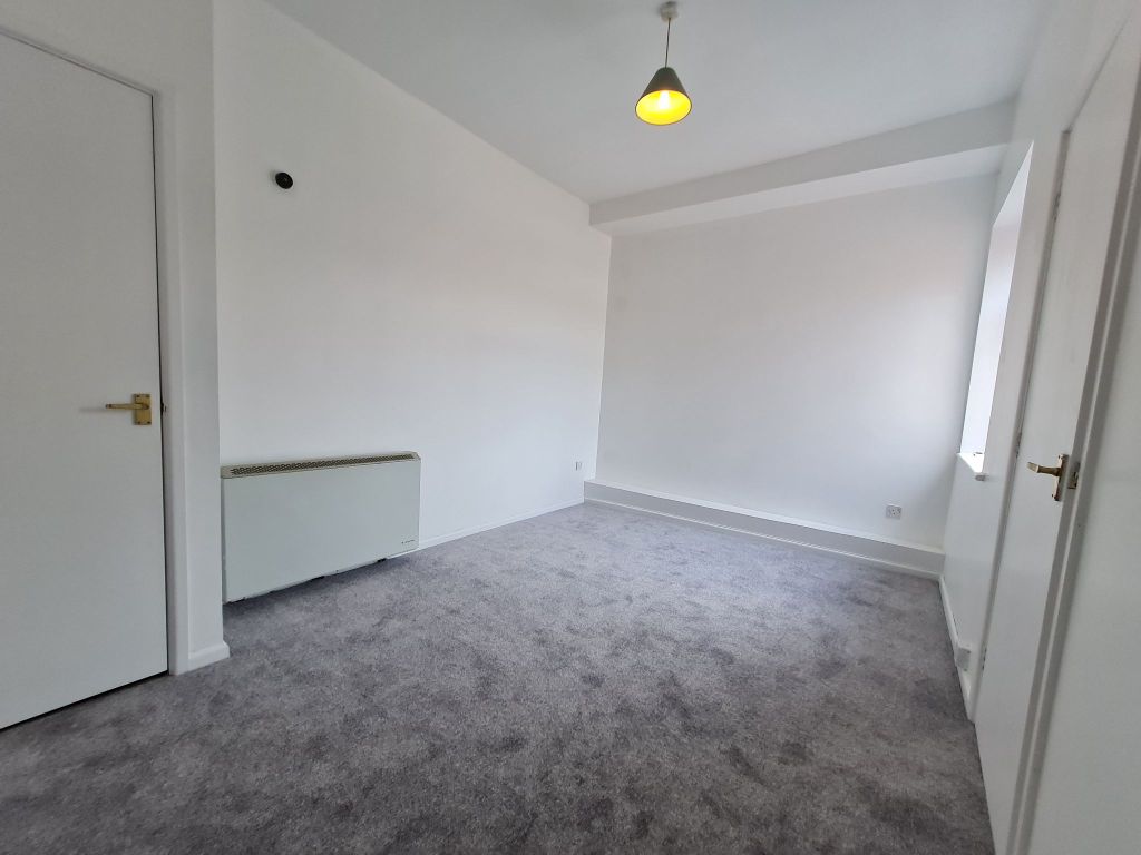 Property photo 3 of 8 Bedroom