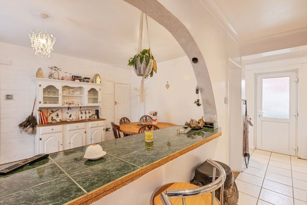 Property photo 3 of 26