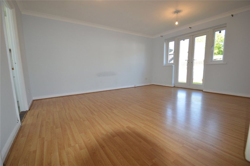 Property photo 3 of 7 Picture No. 11