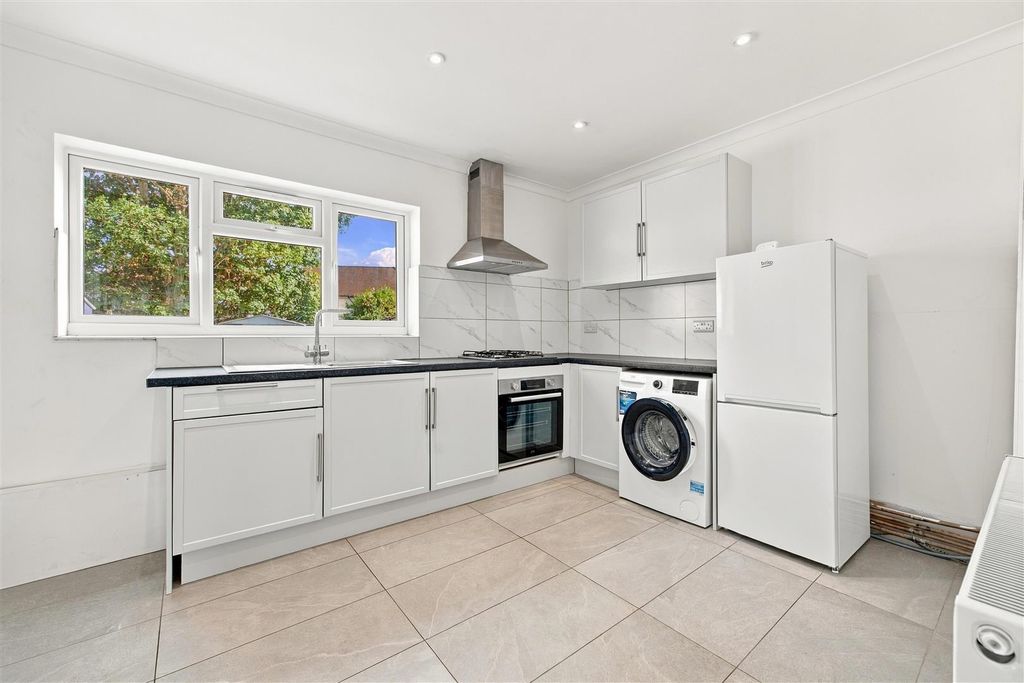 Property photo 3 of 12 Kitchen