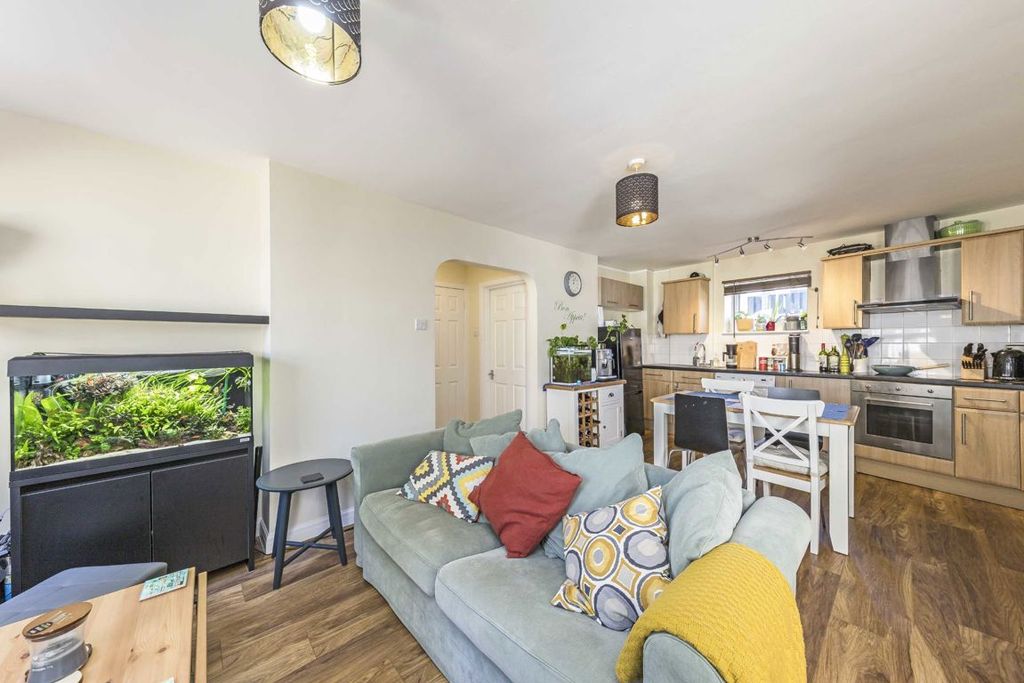 Property photo 1 of 4